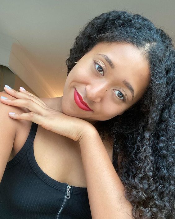 naomi beautiful as ever